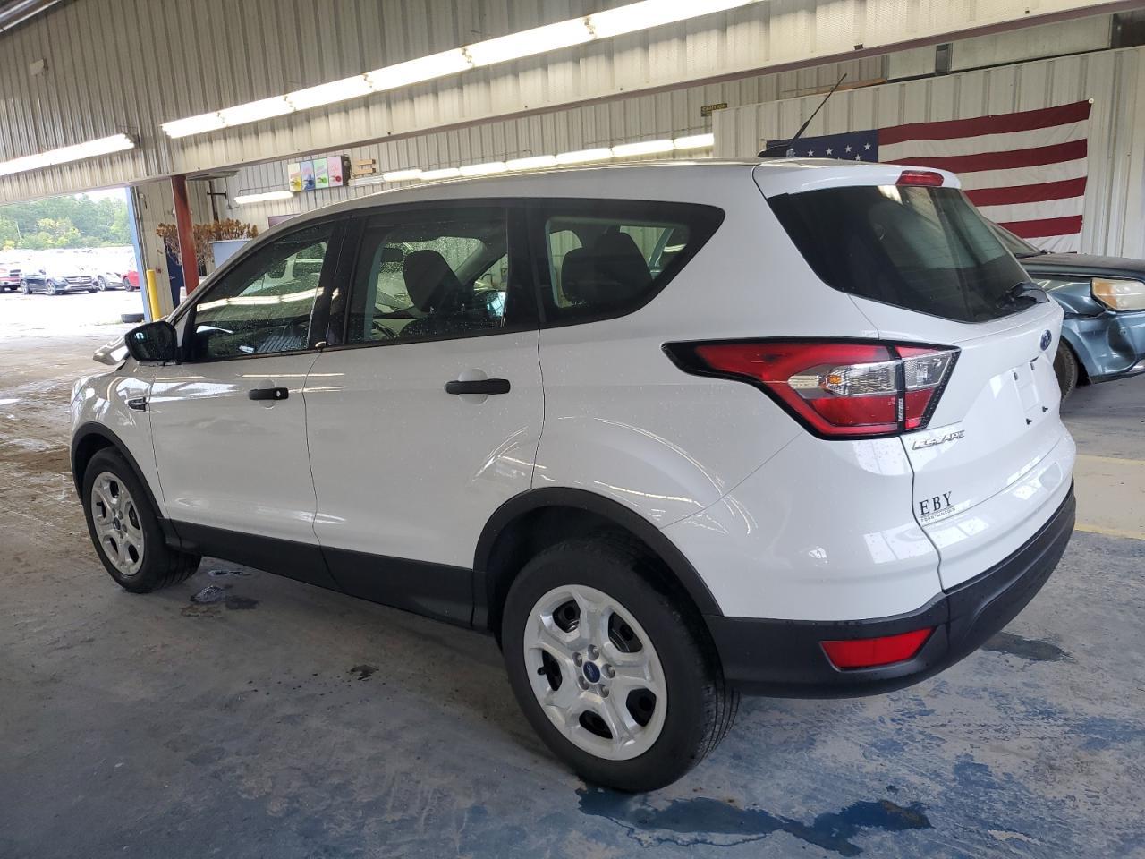 2018 Ford Escape S - Фото 2