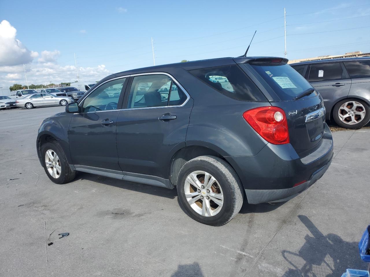 2010 Chevrolet Equinox Ls - Image 2
