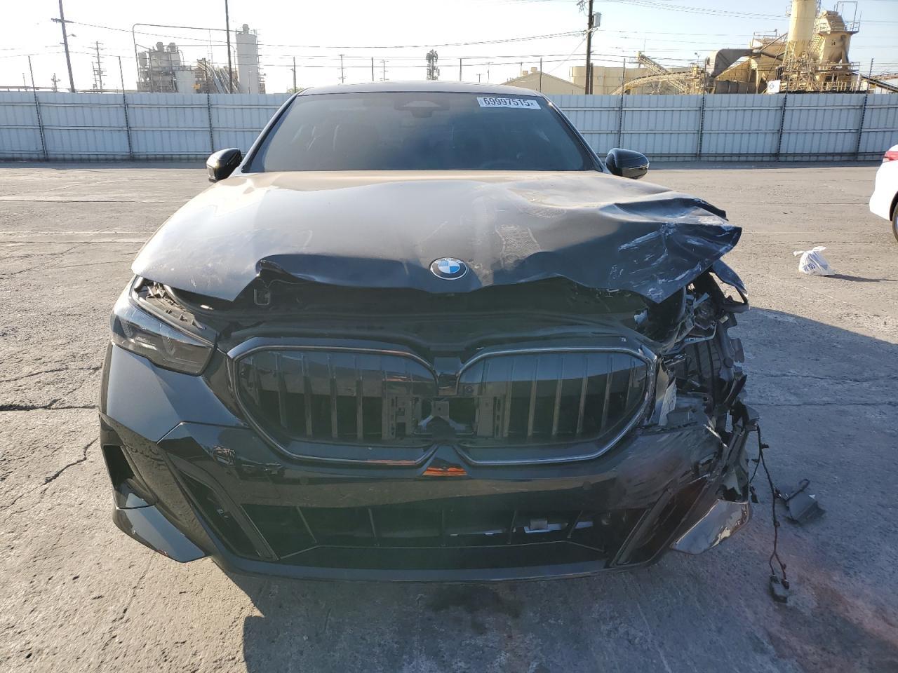 2025 BMW 530 I - Фото 5