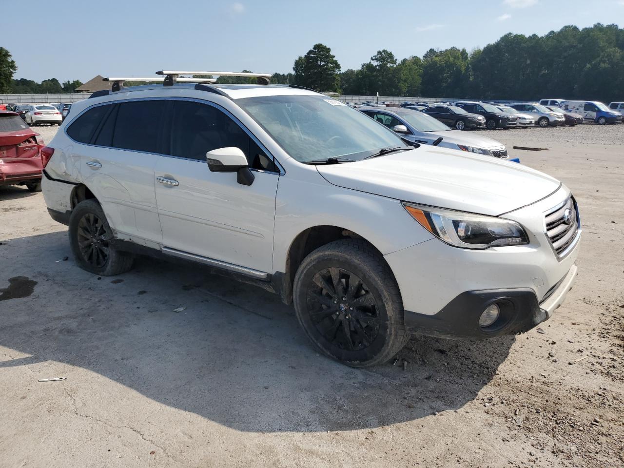 2017 Subaru Outback Touring - Image 4