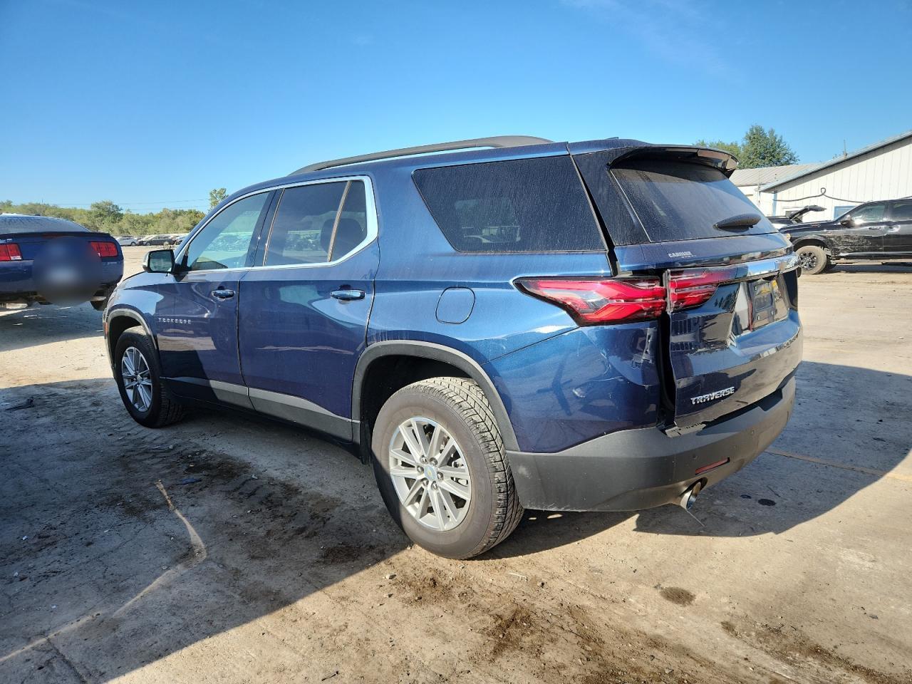 2022 Chevrolet Traverse Lt - Фото 2