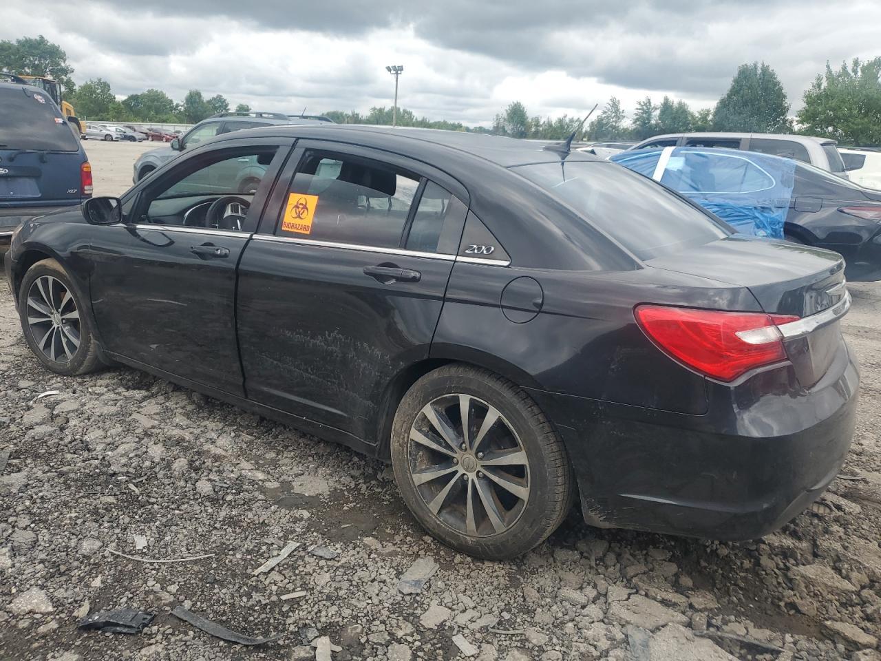 2014 Chrysler 200 Limited - Image 2