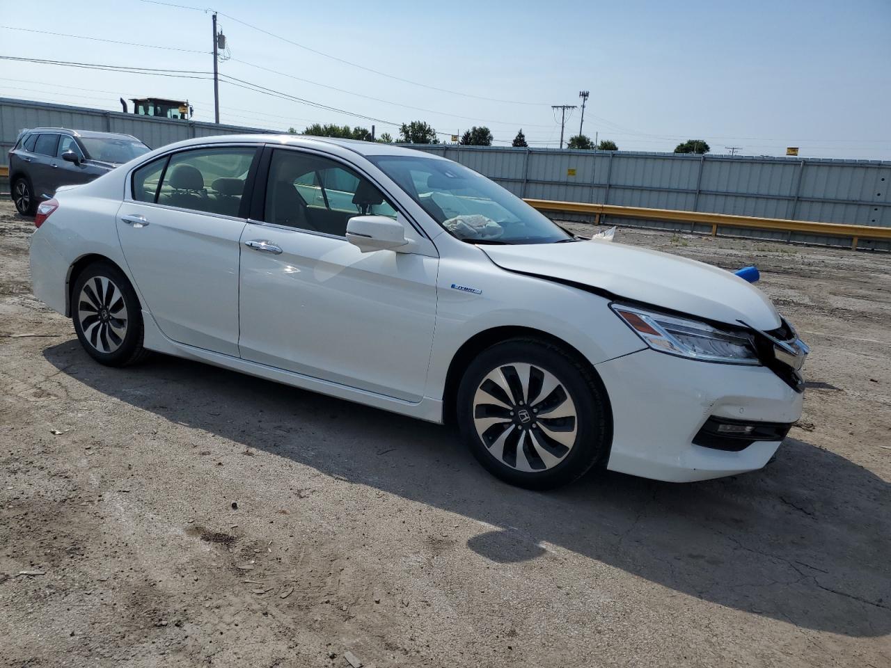2017 Honda Accord Touring Hybrid - Фото 4