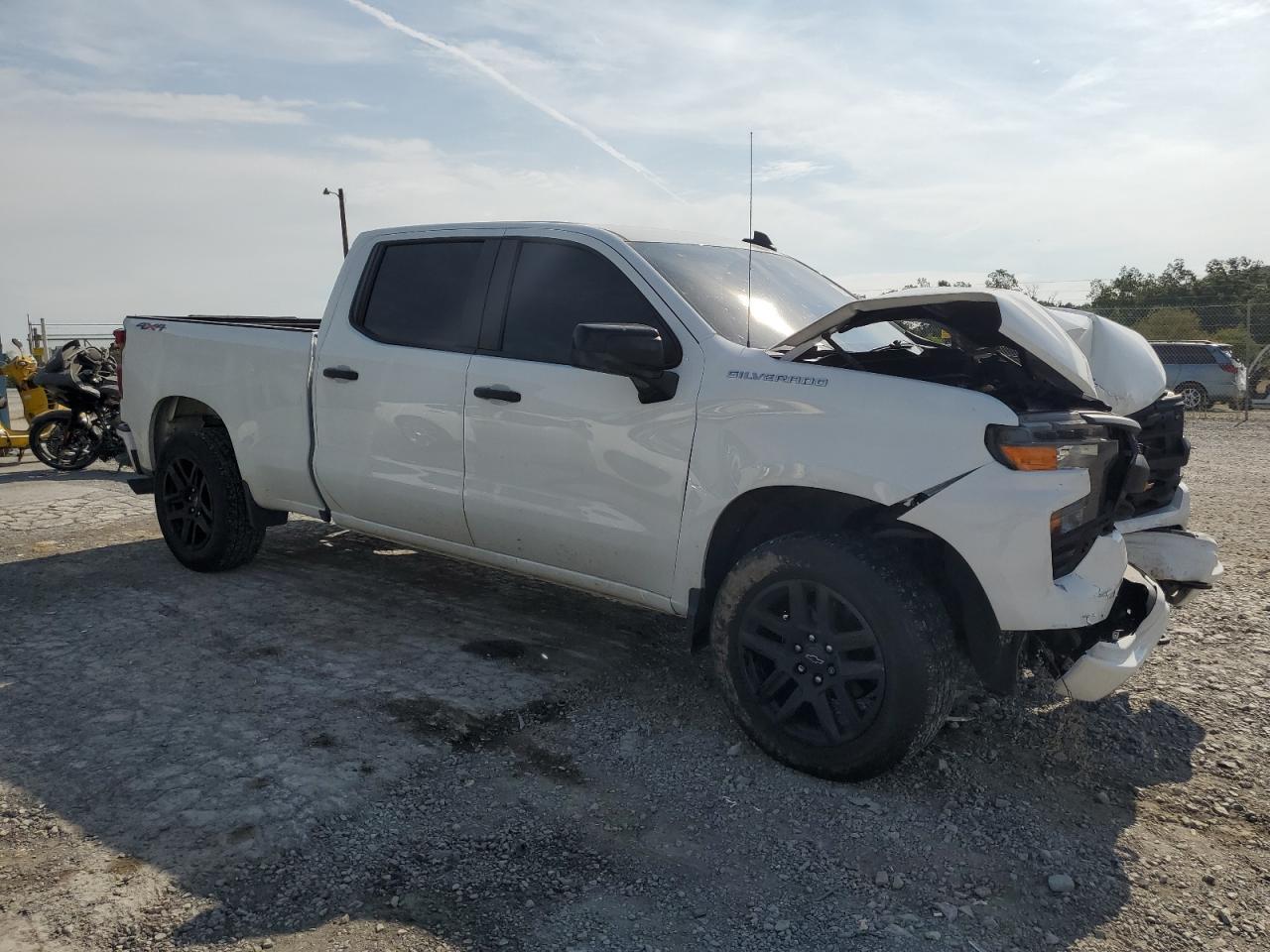 2022 Chevrolet Silverado K1500 Custom - Фото 4