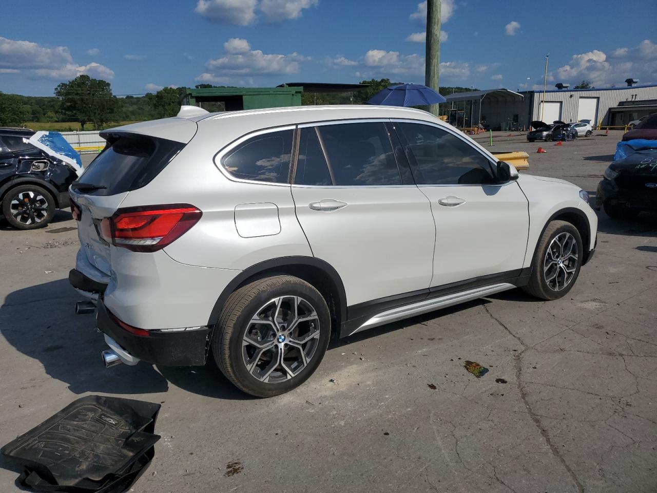 2021 BMW X1 xDrive28I - Фото 3