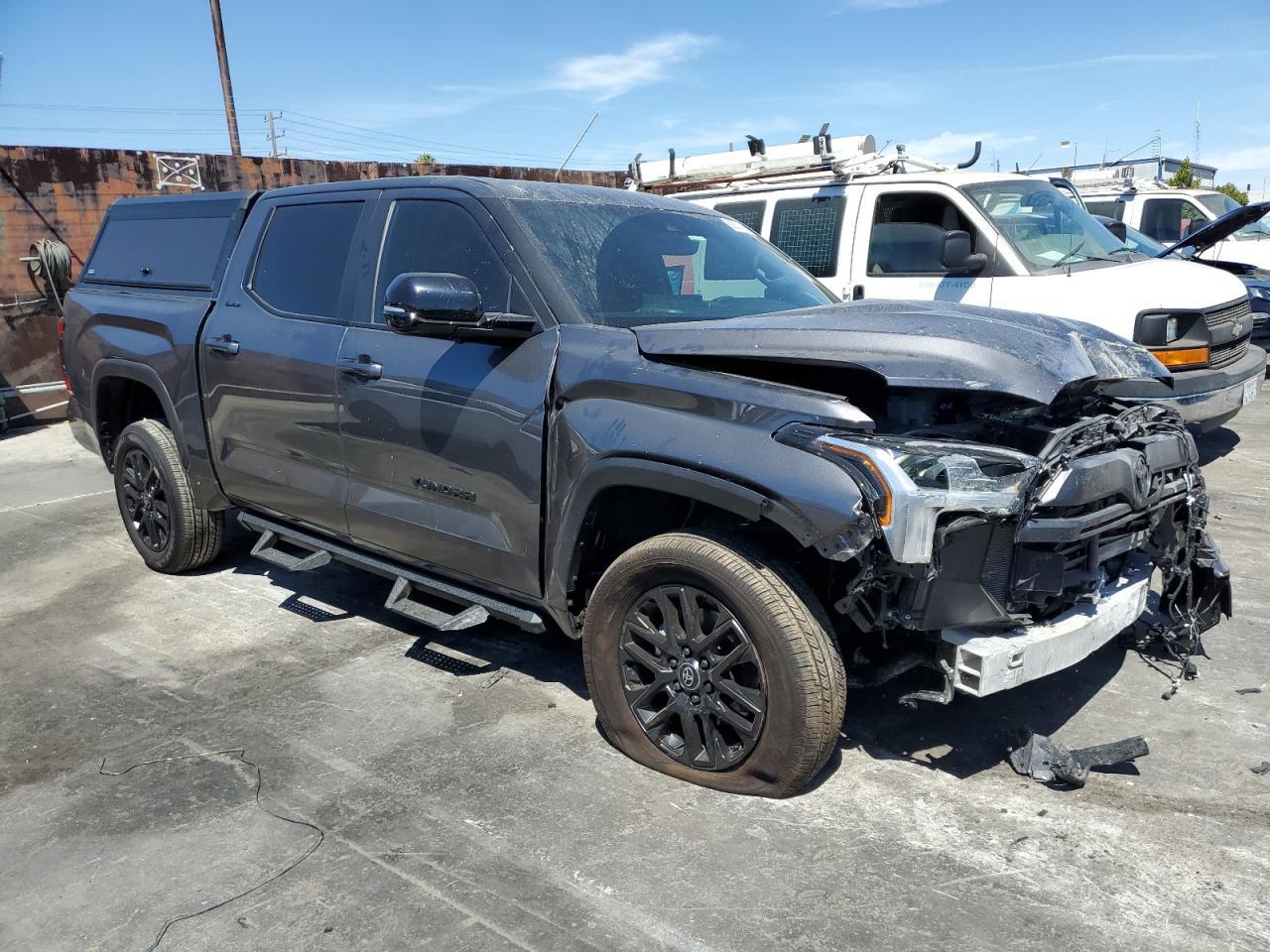 2025 Toyota Tundra Crewmax Limited - Фото 4