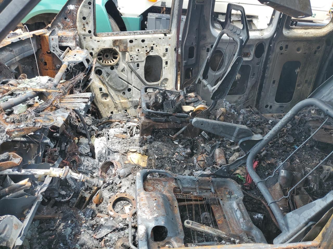 2001 Ford Econoline E150 Van - Image 7