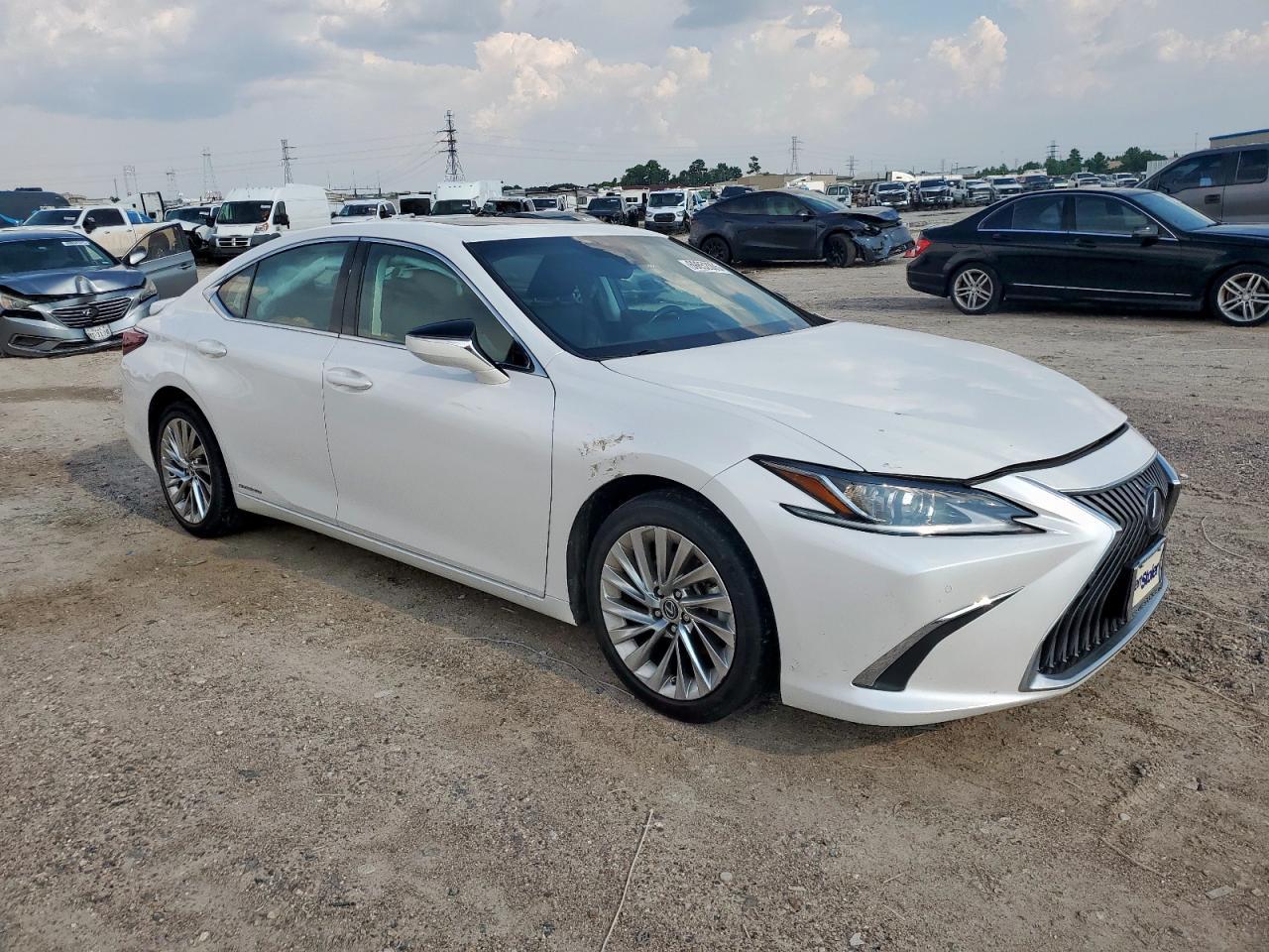 2021 Lexus Es 300H Luxury - Фото 4