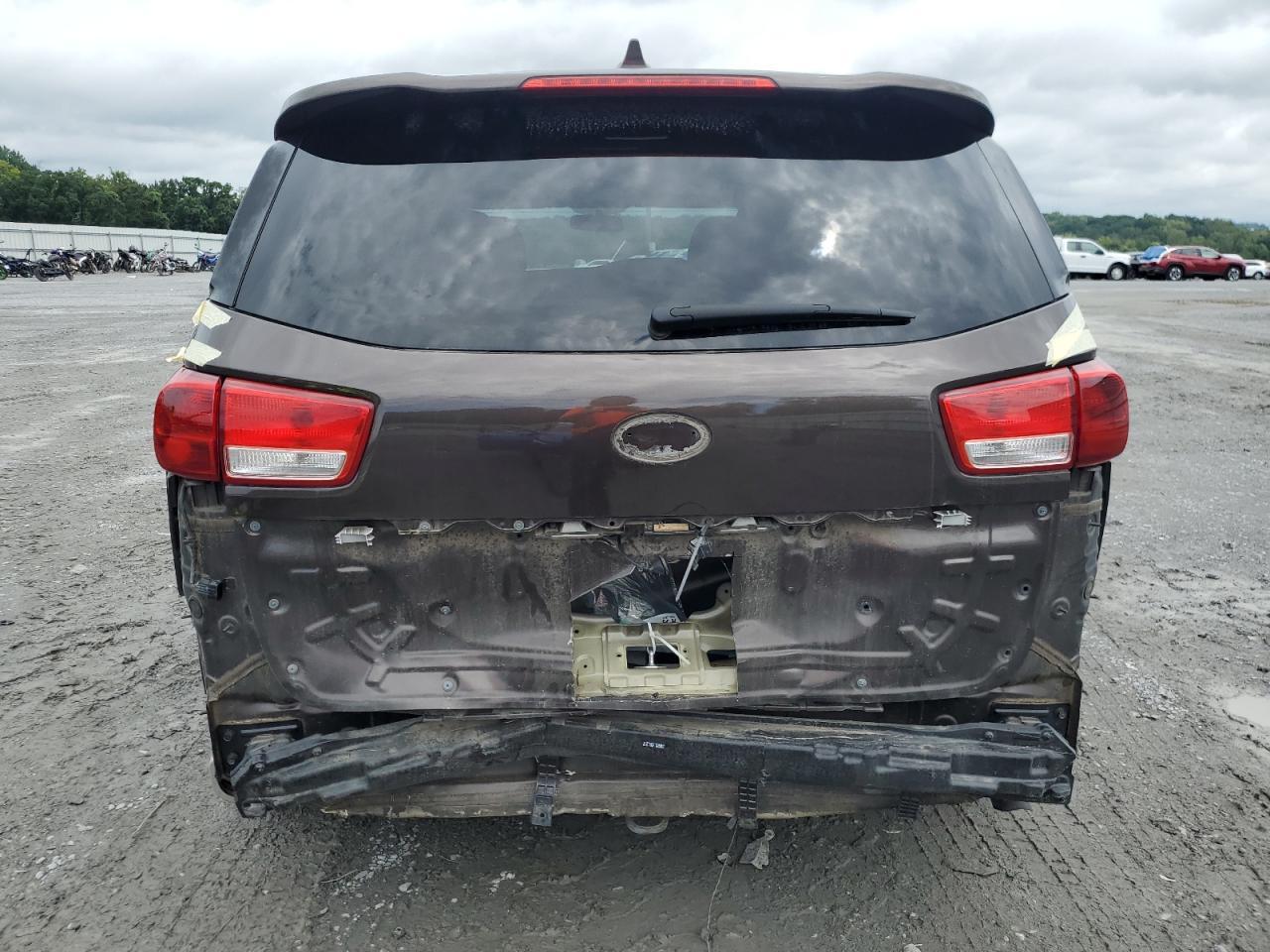 2017 Kia Sedona Lx - Фото 6