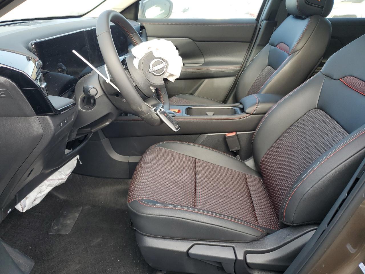 2025 Nissan Kicks Sr - Image 7