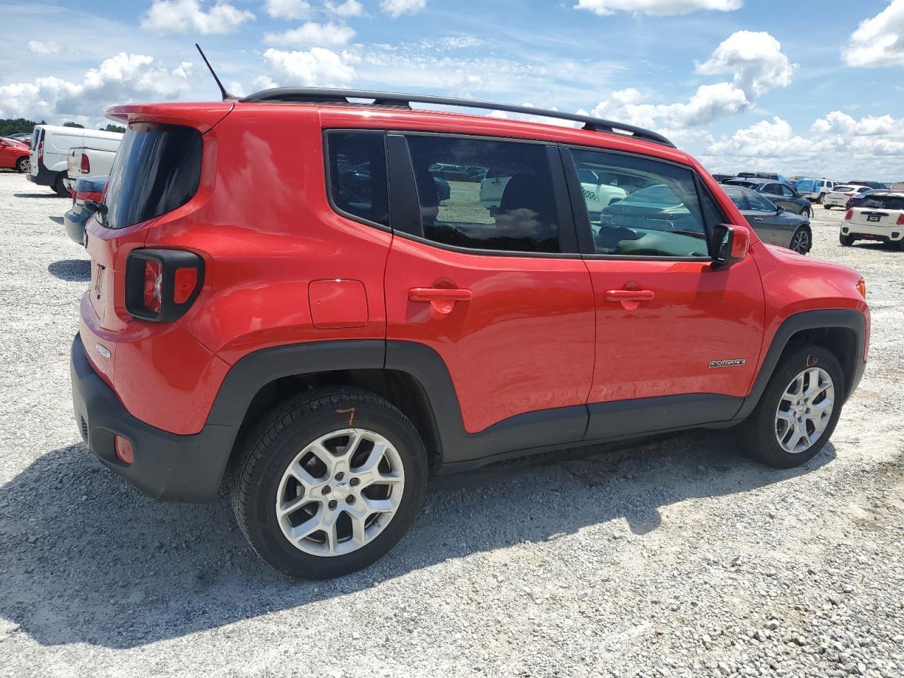 2015 Jeep Renegade Latitude - Image 3