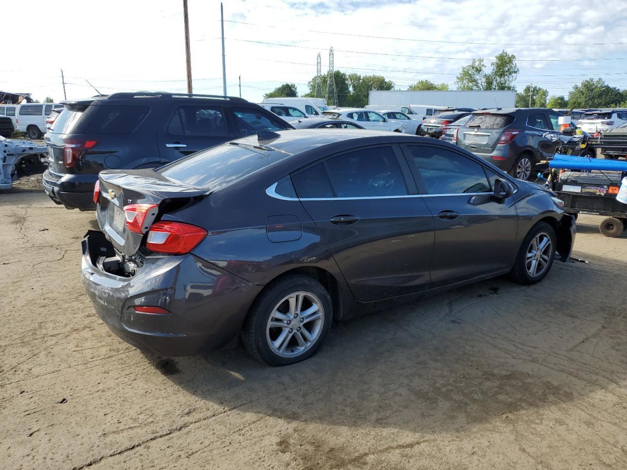 2017 Chevrolet Cruze Lt - Фото 3