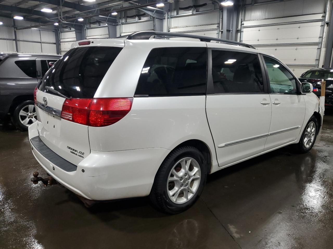 2004 Toyota Sienna Xle - Фото 3