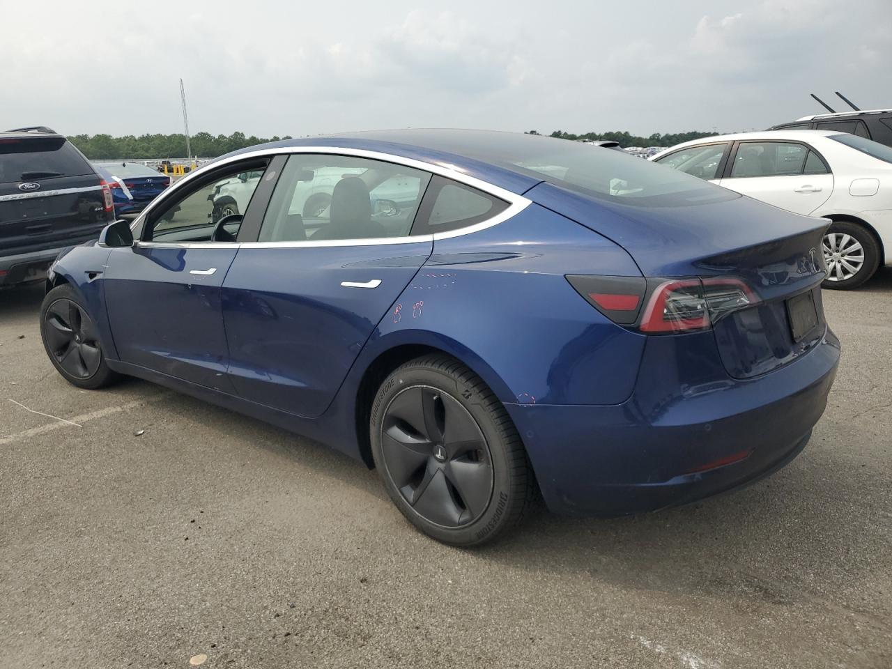2019 Tesla Model 3 - Фото 2