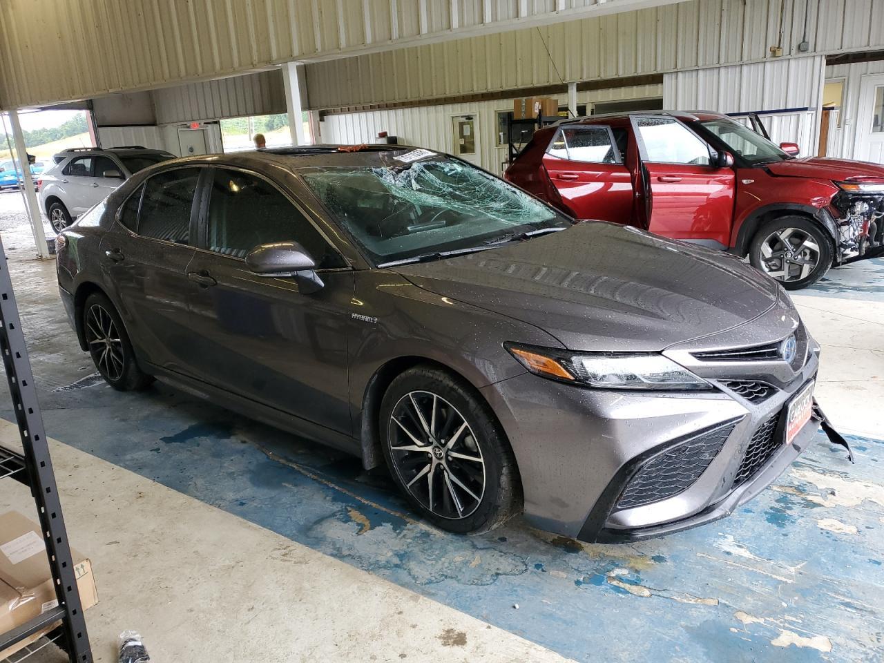 2021 Toyota Camry Se - Фото 4