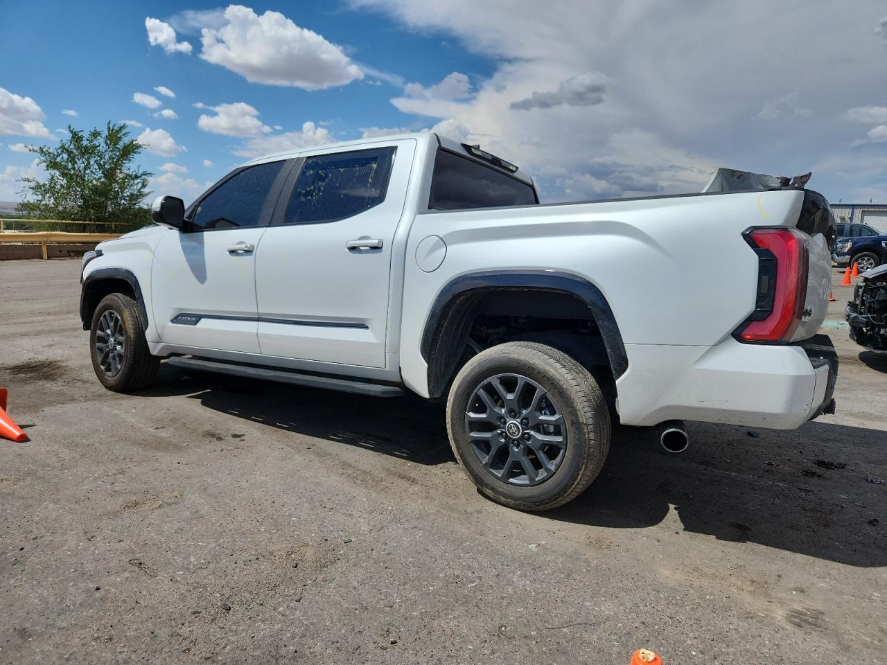 2024 Toyota Tundra Crewmax Platinum - Фото 2