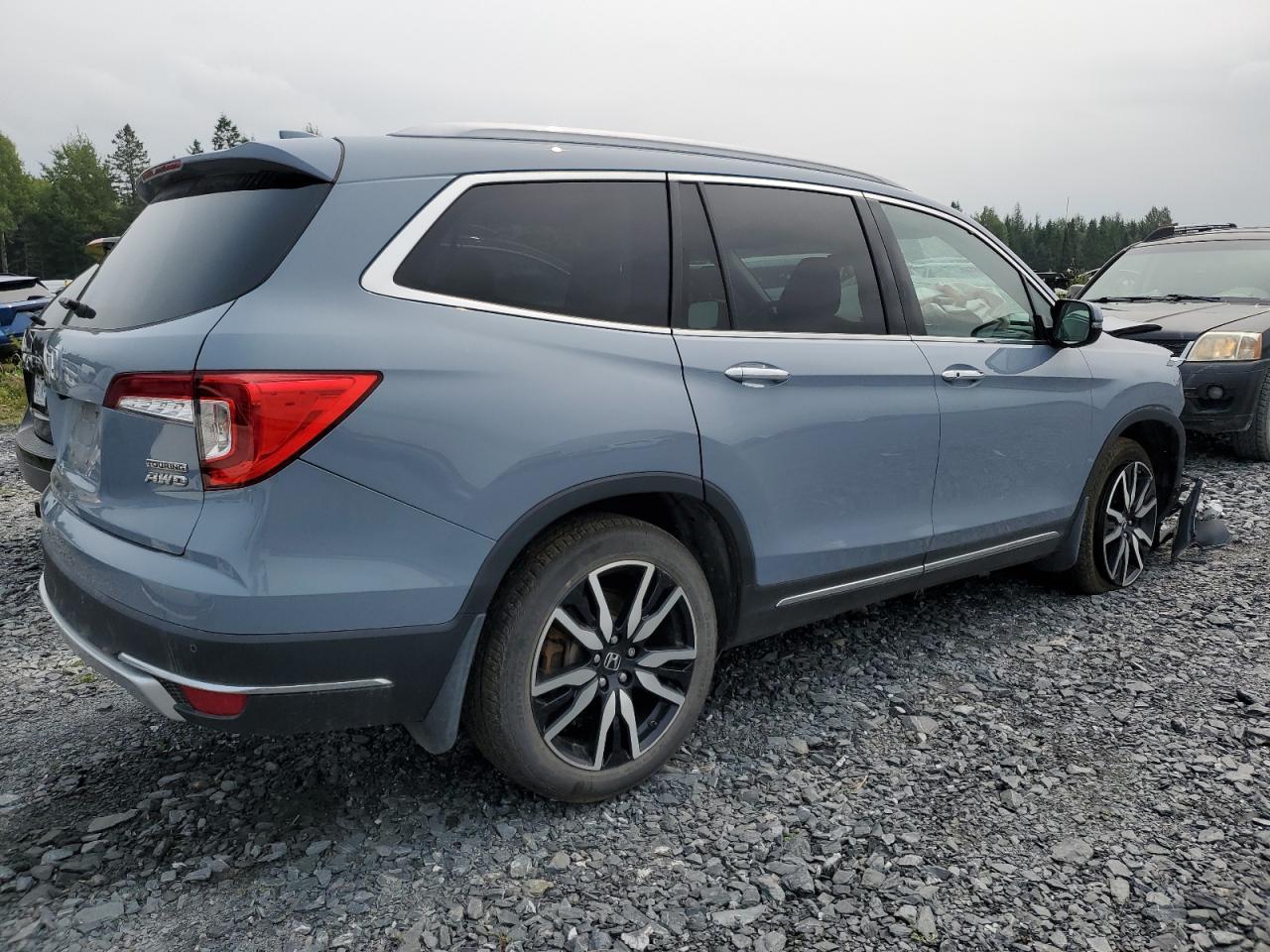 2022 Honda Pilot Touring - Image 3