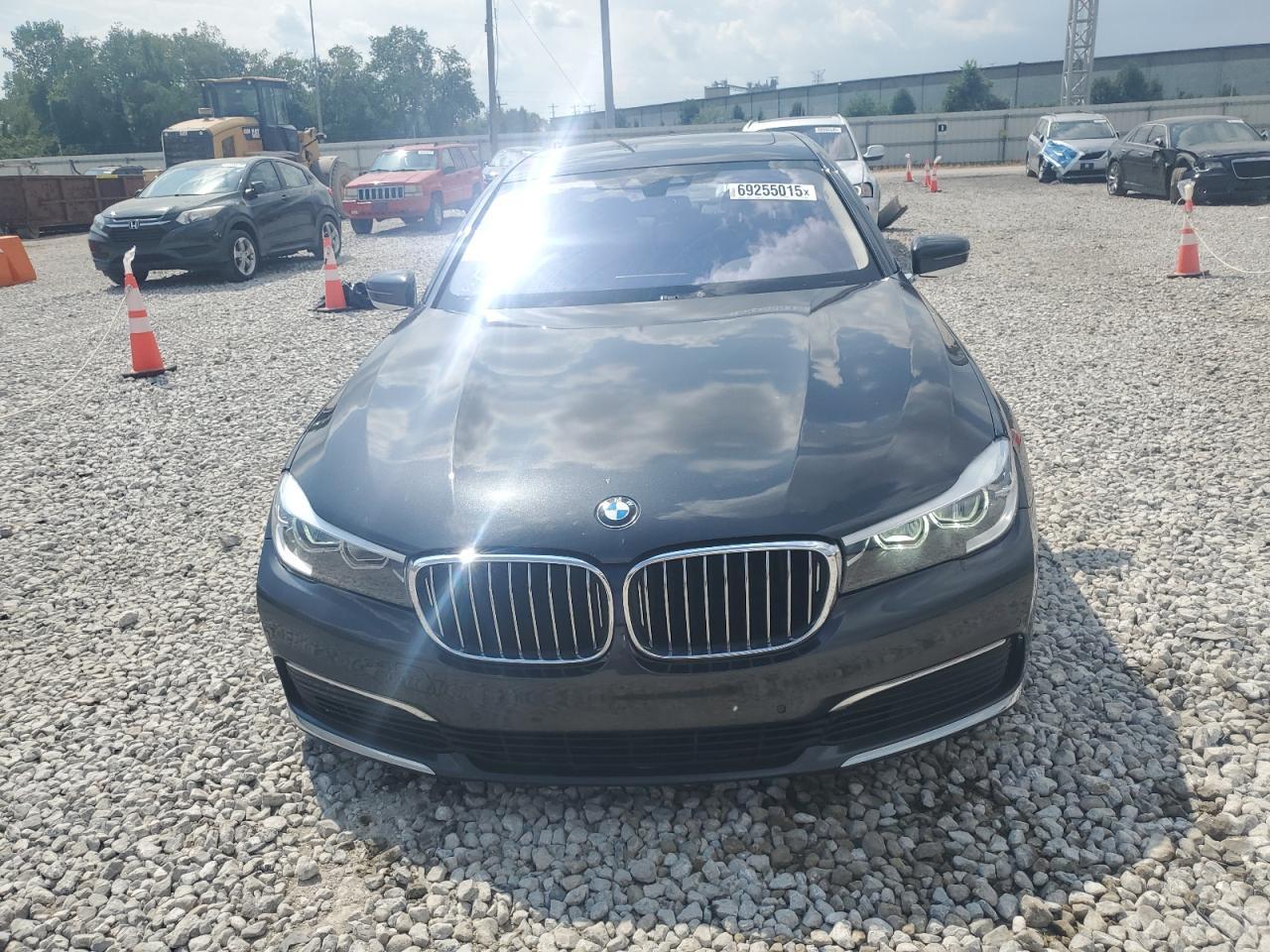 2019 BMW 740 I - Фото 5