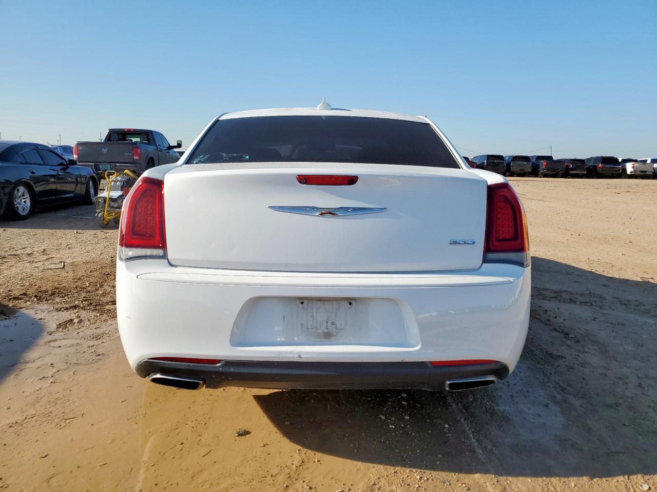2018 Chrysler 300 Touring - Фото 6