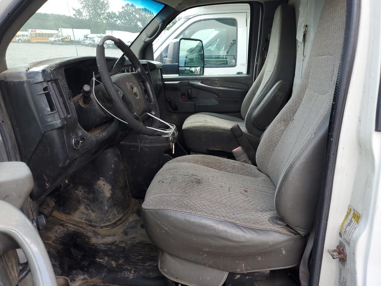 2011 Chevrolet Express G3500 - Image 7