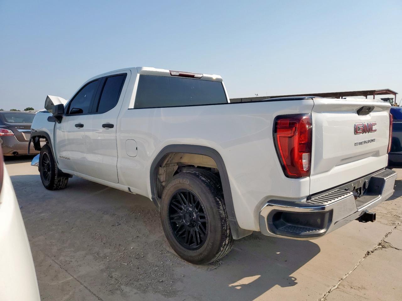 2021 GMC Sierra C1500 - Фото 2