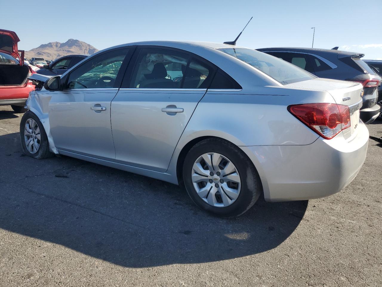 2012 Chevrolet Cruze Ls - Фото 2