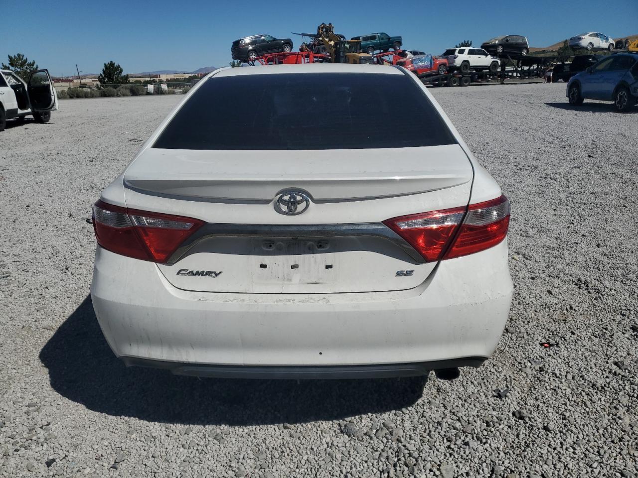 2017 Toyota Camry Le - Фото 6
