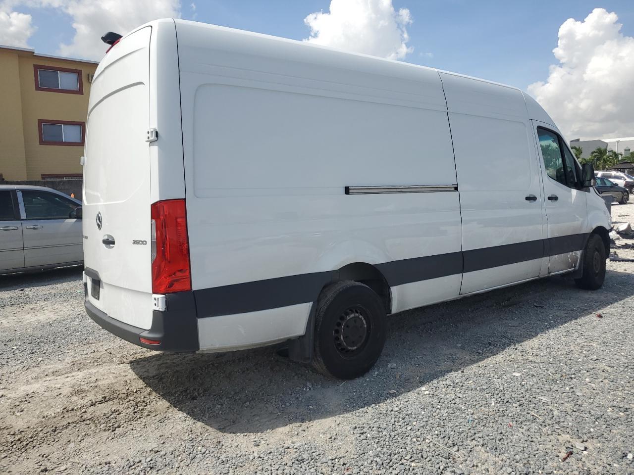 2025 Mercedes-Benz Sprinter 2500 - Фото 3