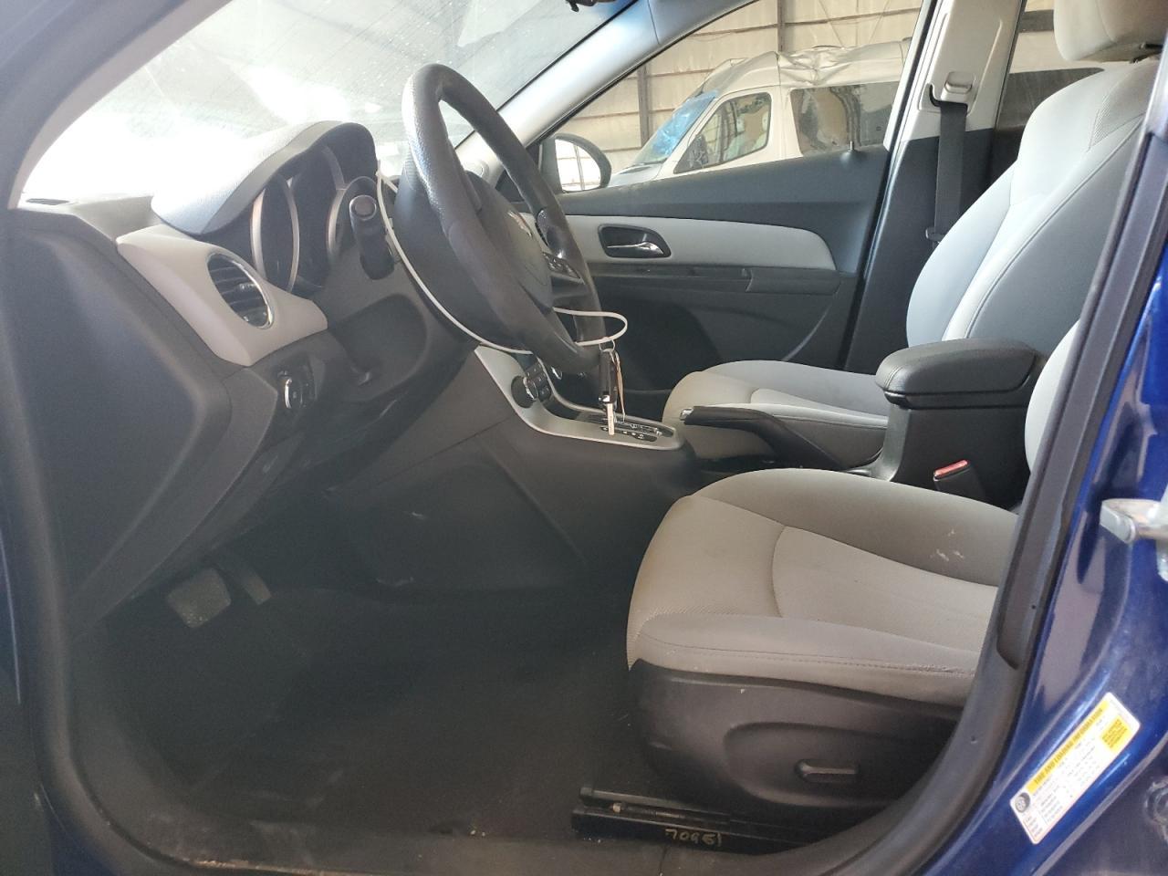 2012 Chevrolet Cruze Ls - Image 7