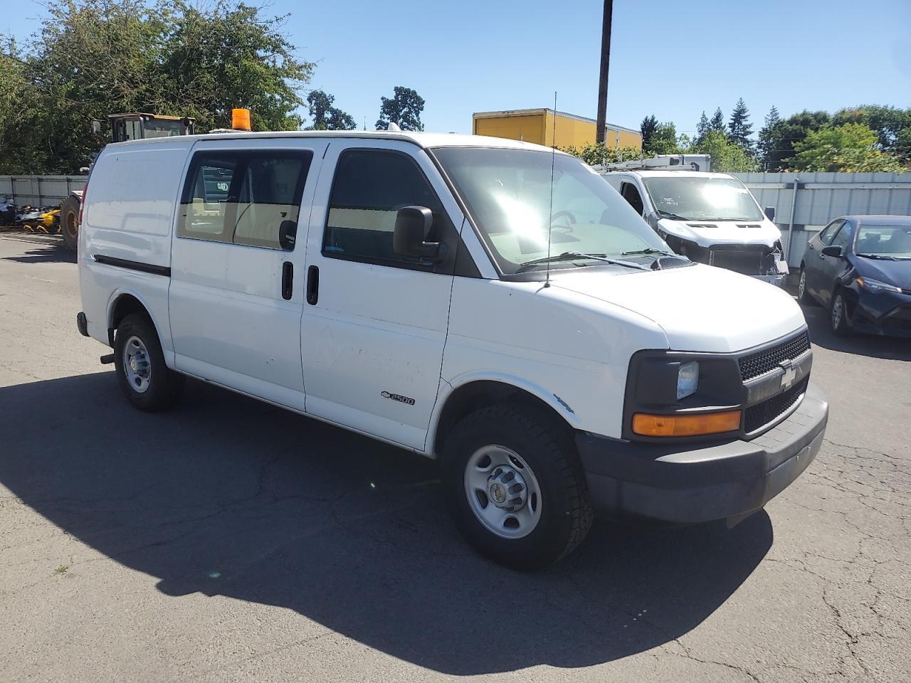2004 Chevrolet Express G2500 - Фото 4