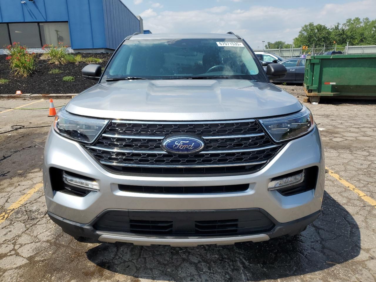 2023 Ford Explorer Xlt - Фото 5