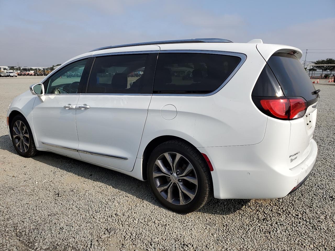 2017 Chrysler Pacifica Limited - Фото 2