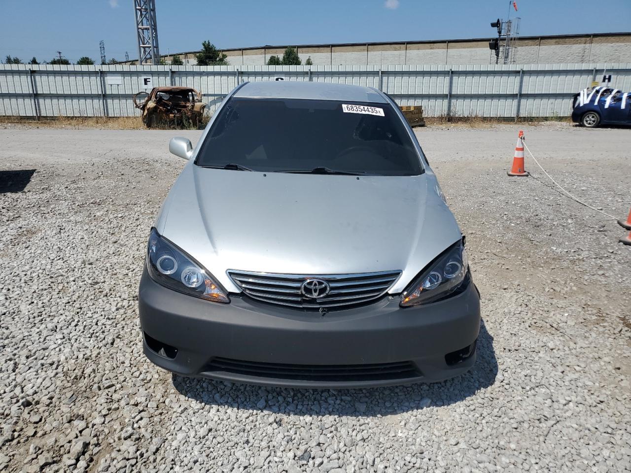 2005 Toyota Camry Le - Image 5