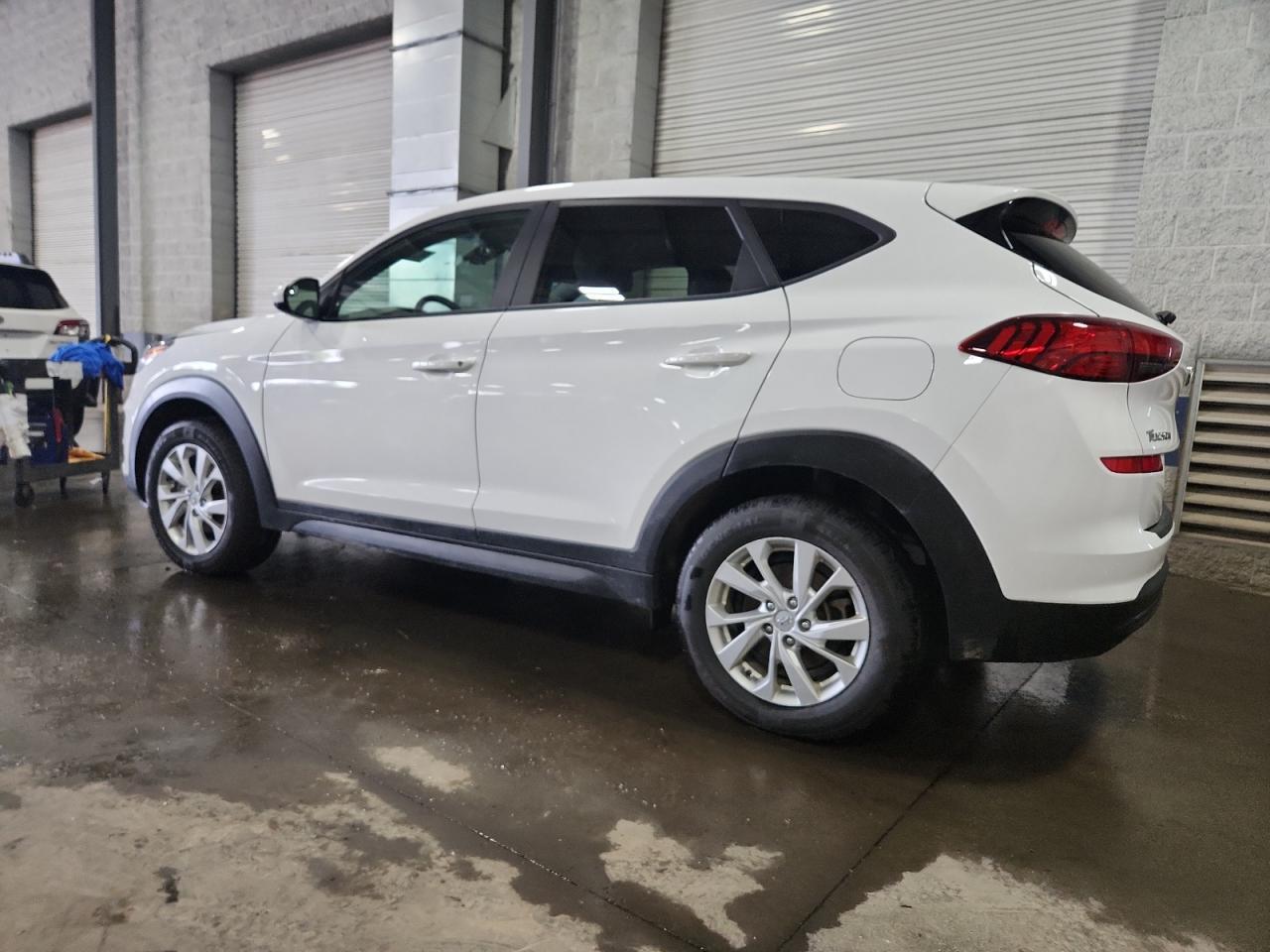 2021 Hyundai Tucson Se - Image 2