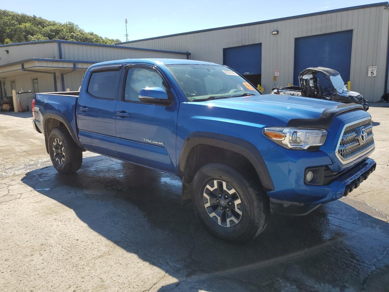 2016 Toyota Tacoma Double Cab - Image 4