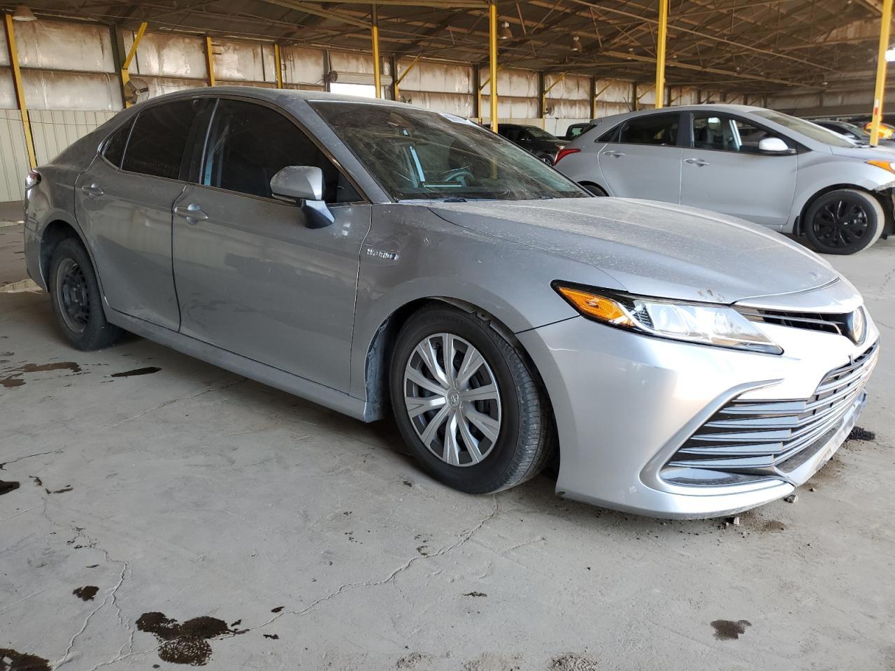 2021 Toyota Camry Le - Фото 4