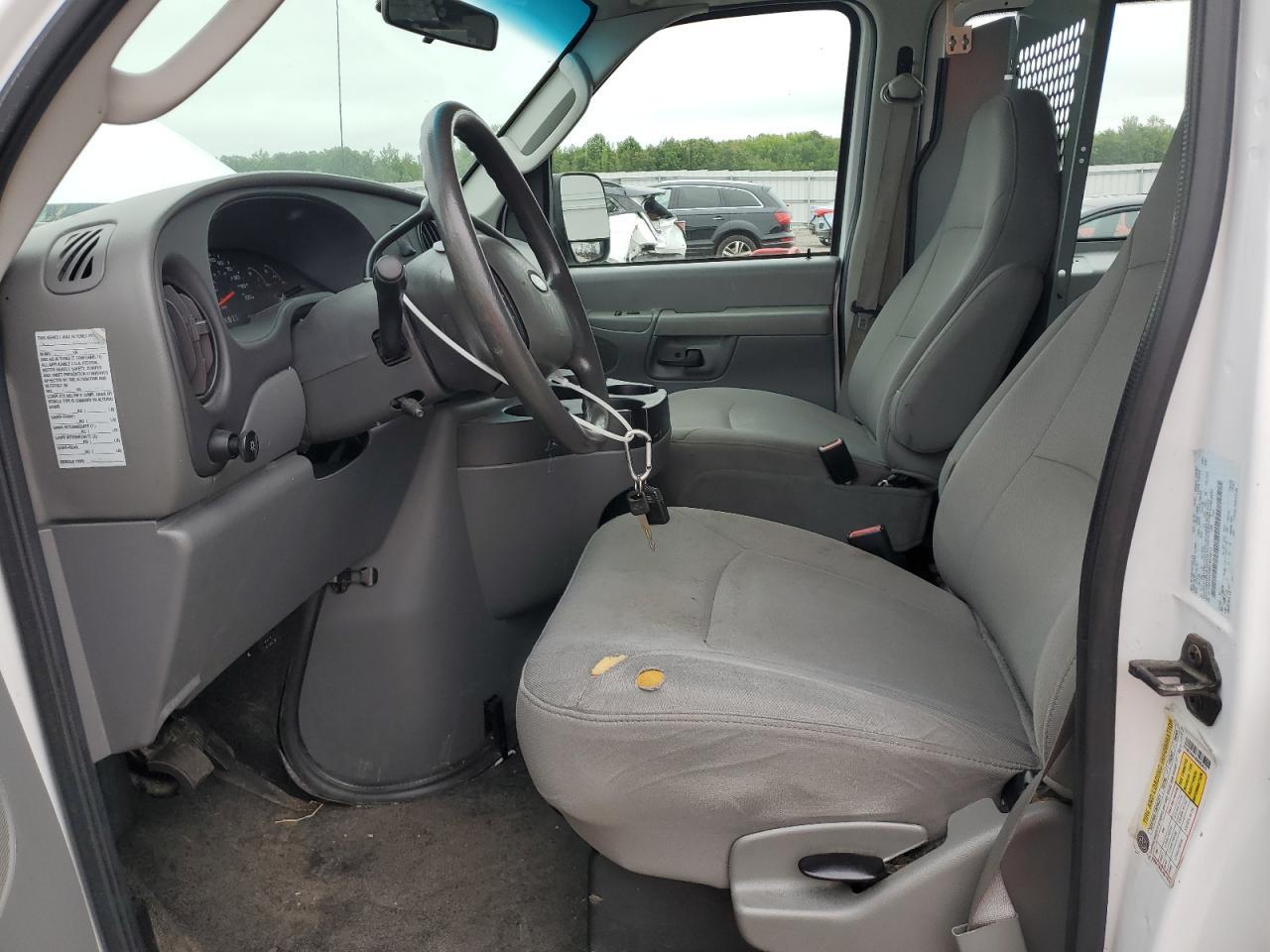 2008 Ford Econoline E250 Van - Фото 7