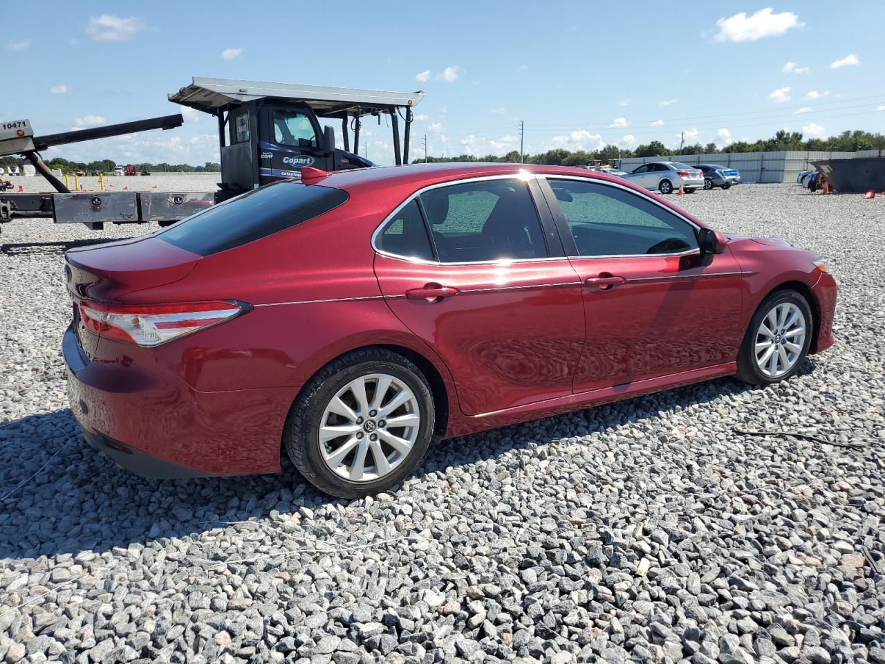 2020 Toyota Camry Le - Фото 3