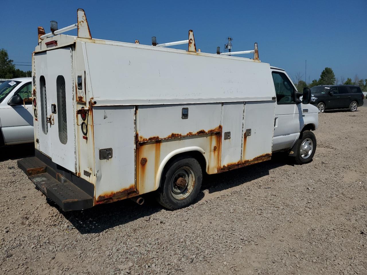 2011 Ford Econoline E350 Super Duty Cutaway Van - Фото 3