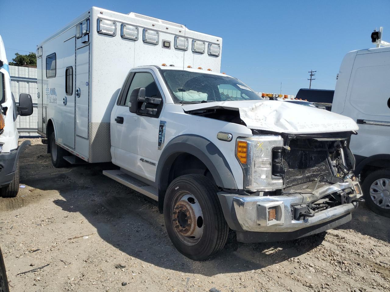 2017 Ford F450 Super Duty - Image 4