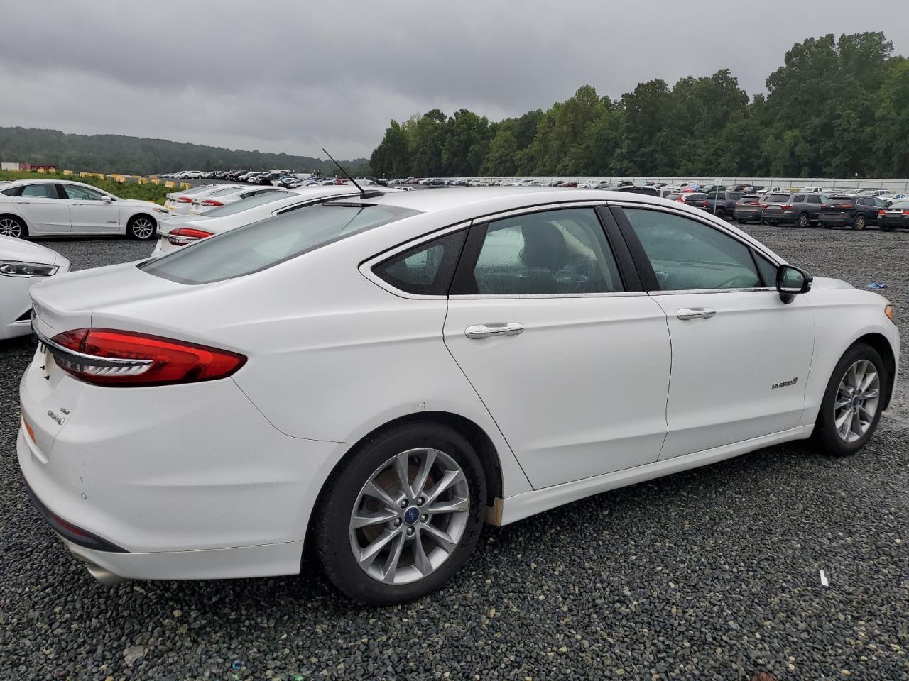 2017 Ford Fusion Se Hybrid - Image 3