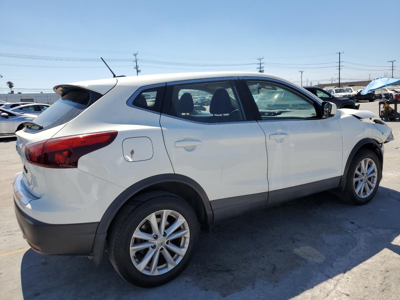 2018 Nissan Rogue Sport S - Фото 3