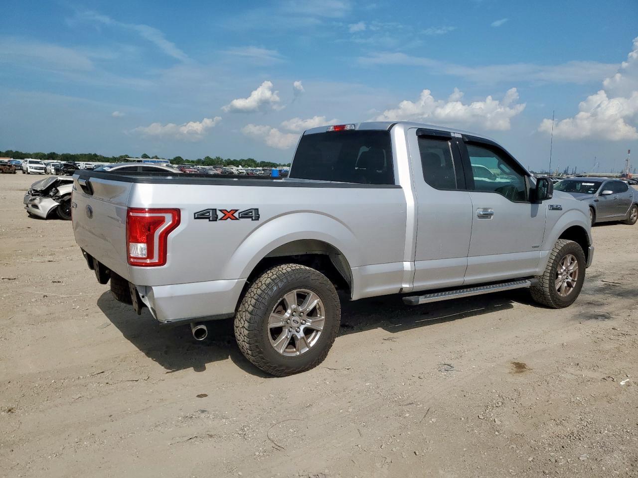 2015 Ford F150 Super Cab - Фото 3