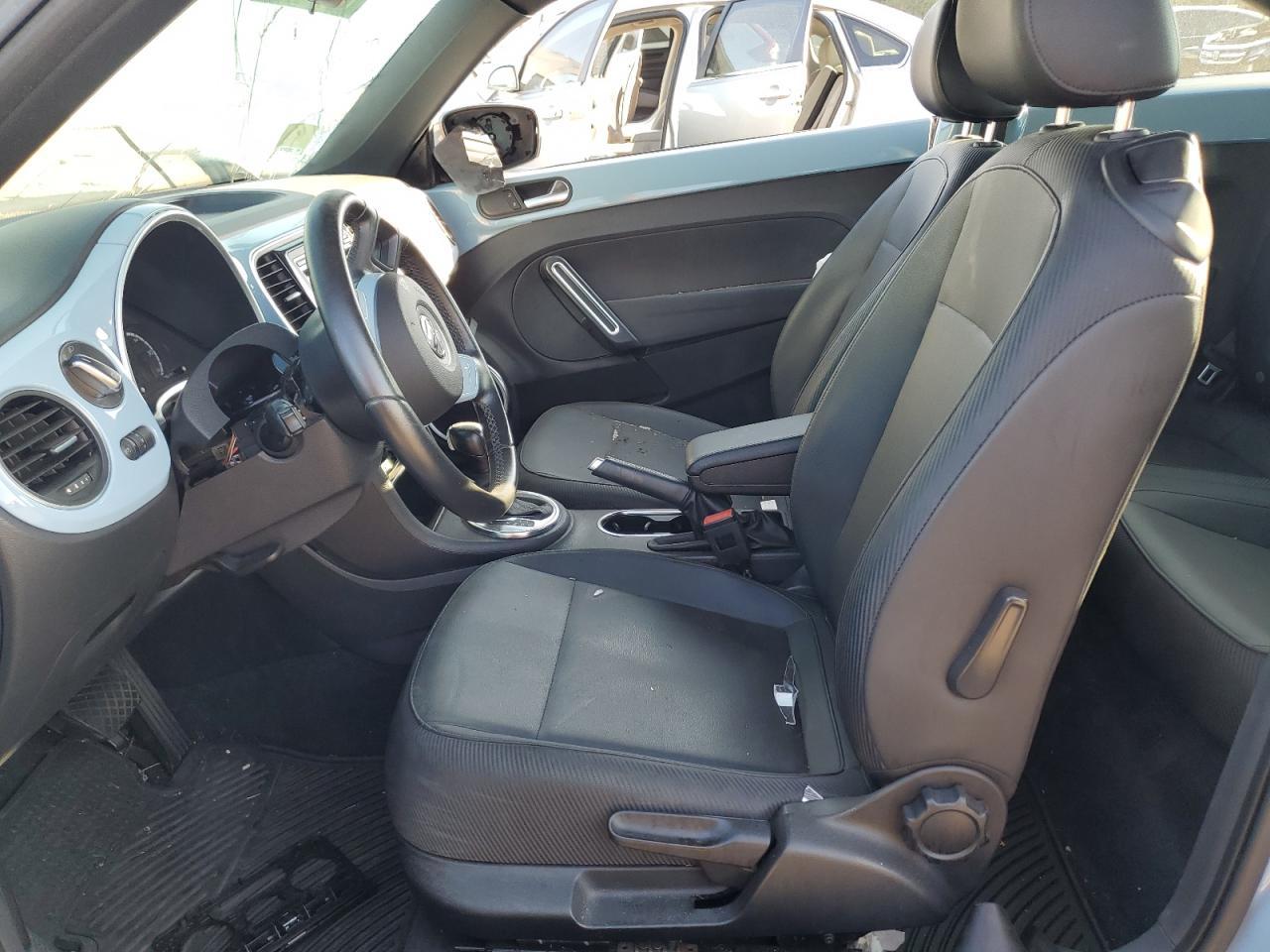 2013 Volkswagen Beetle - Фото 7