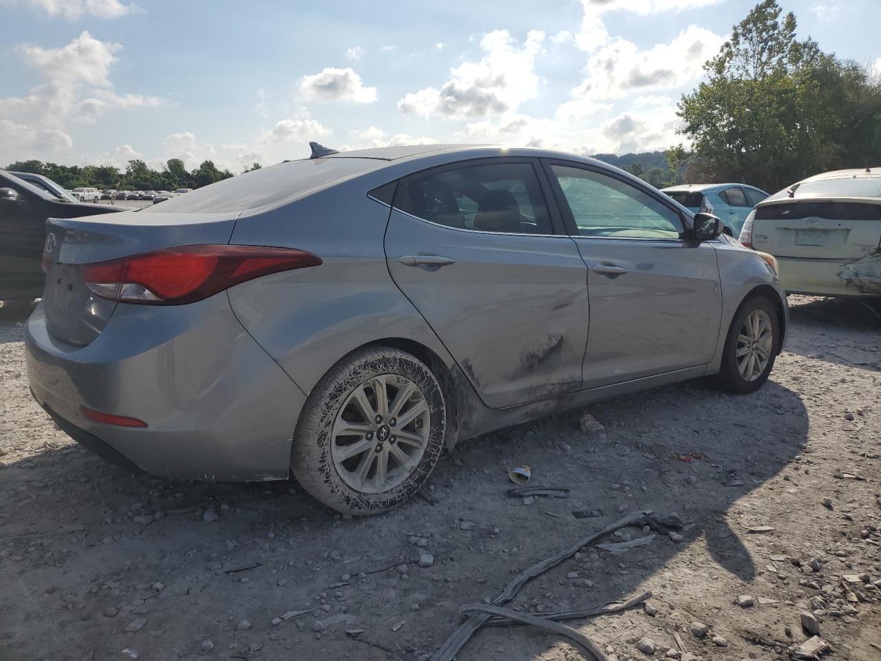 2015 Hyundai Elantra Se - Фото 3