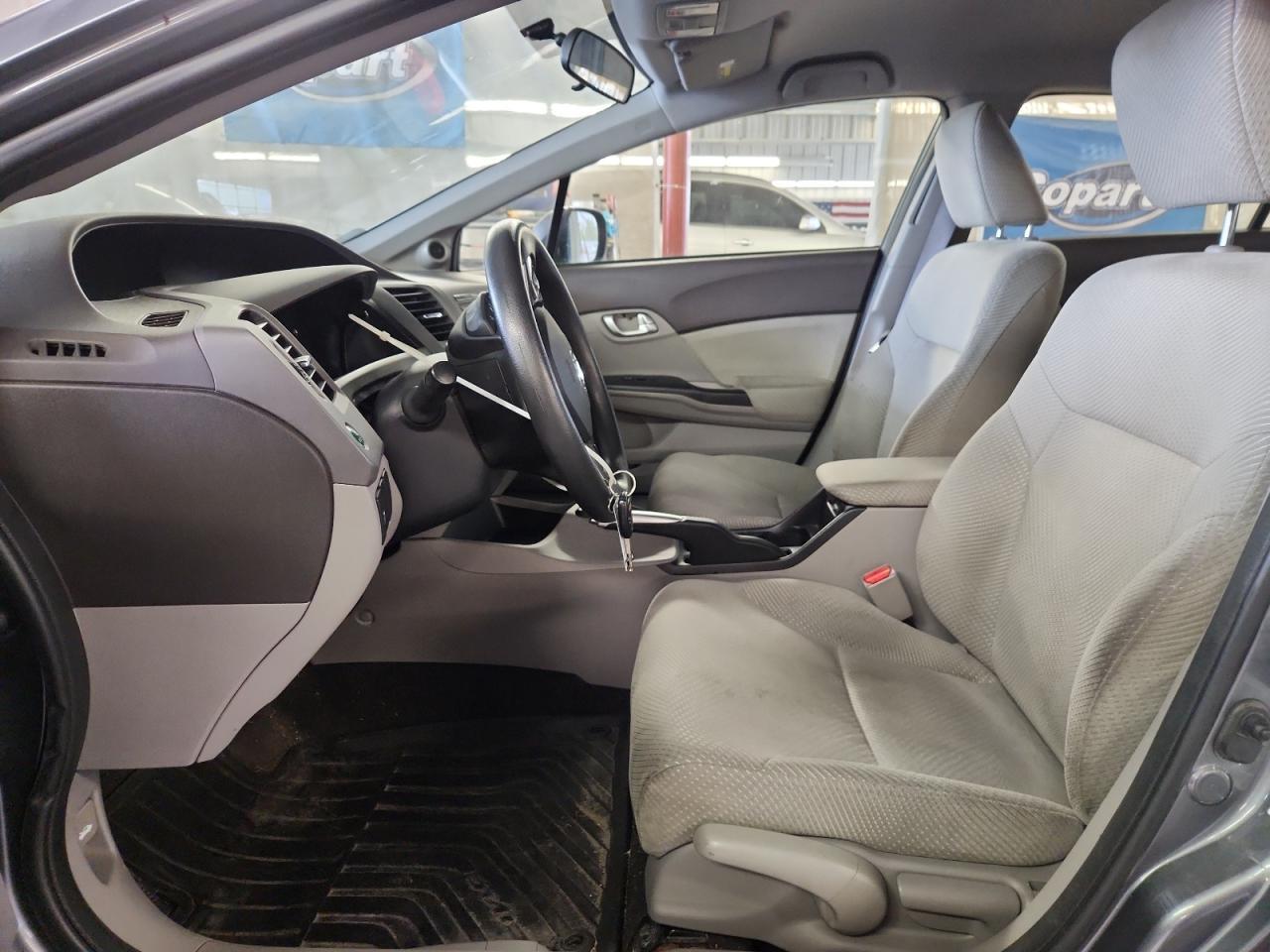 2012 Honda Civic Hybrid - Image 7