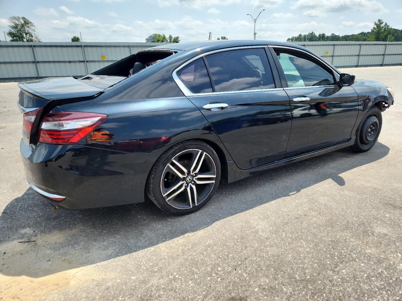 2016 Honda Accord Sport - Image 3