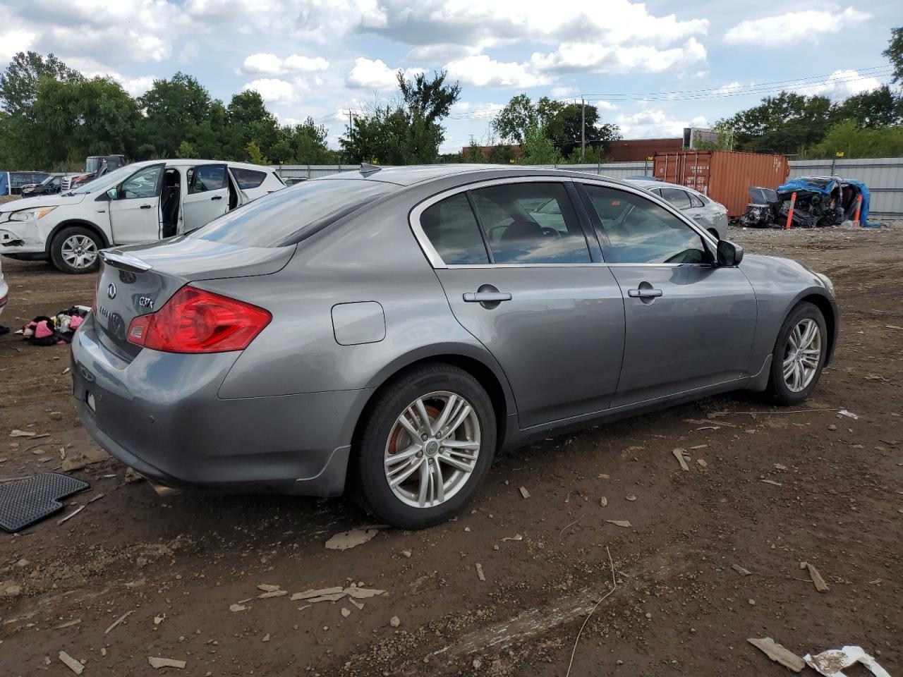 2013 Infiniti G37 - Фото 3
