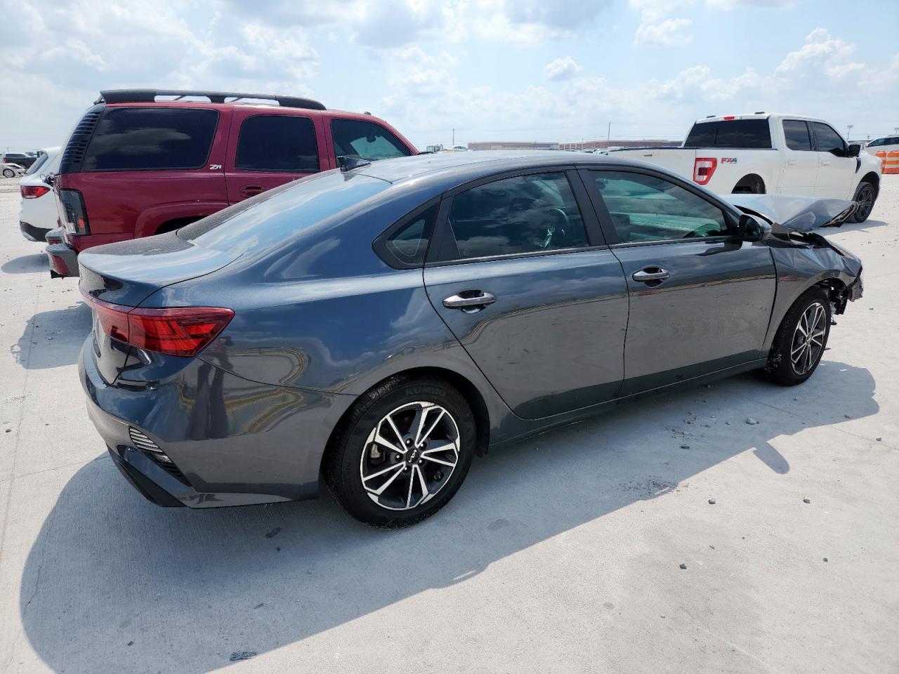 2022 Kia Forte Fe - Фото 3