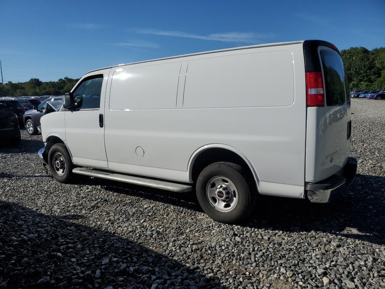 2023 GMC Savana G2500 - Фото 2